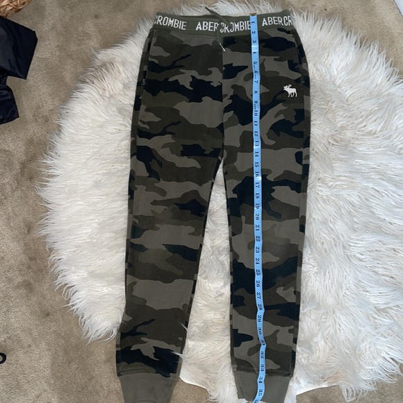 A&F Abercrombie kids camo sweatpant jogger 13/14 youth large - Picture 7 of 7